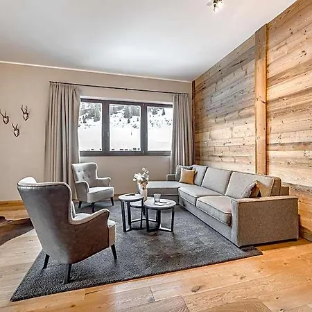 Alpenparks & Arlberg Warth Mit Pool