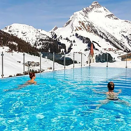 Alpenparks & Arlberg Warth Mit Pool